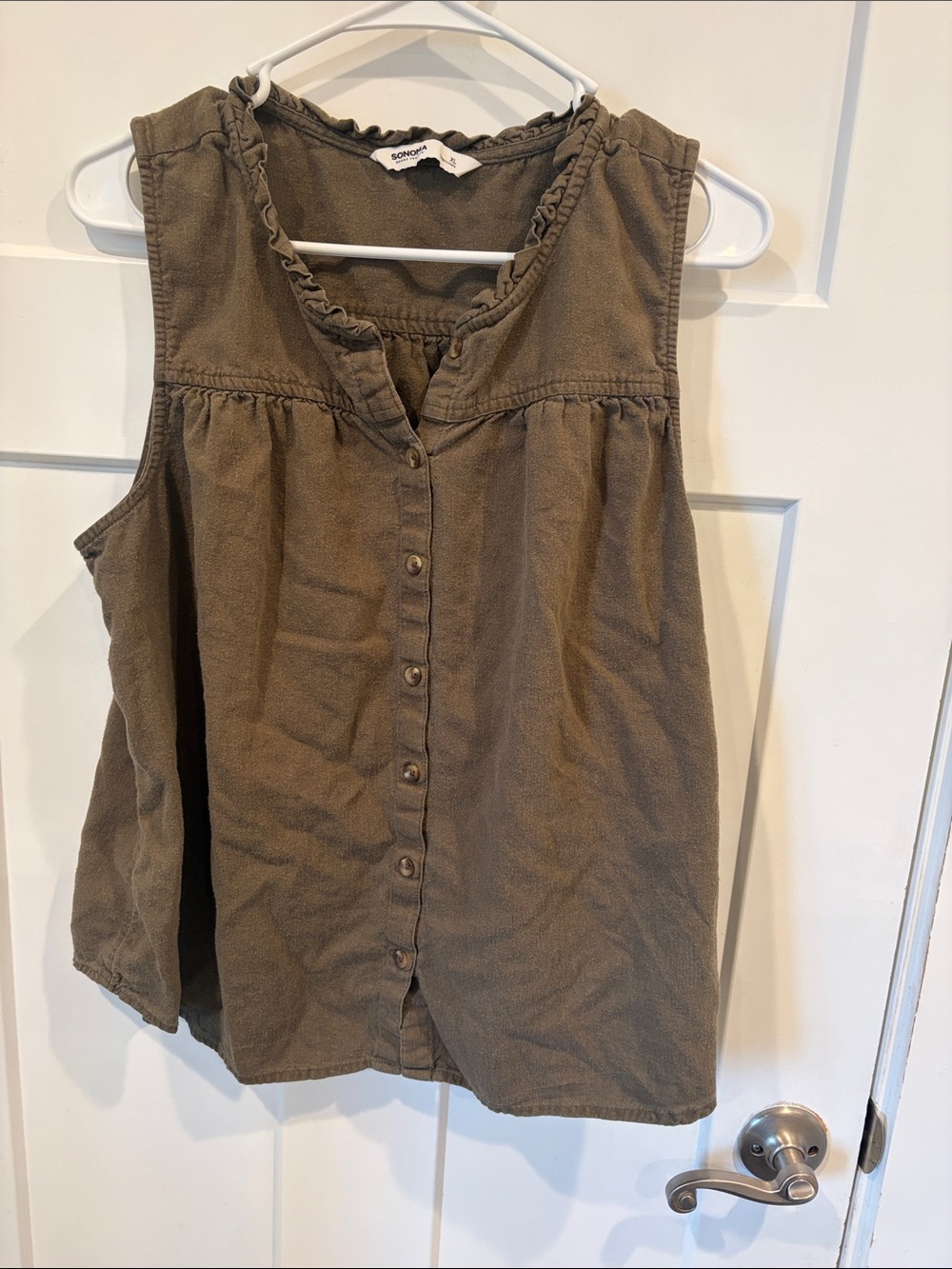 Sonoma Olive Green Sleeveless Button-Front Ruffle Neck Tank